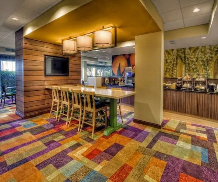 Fairfield Inn & Suites By Marriott דסטין מלון