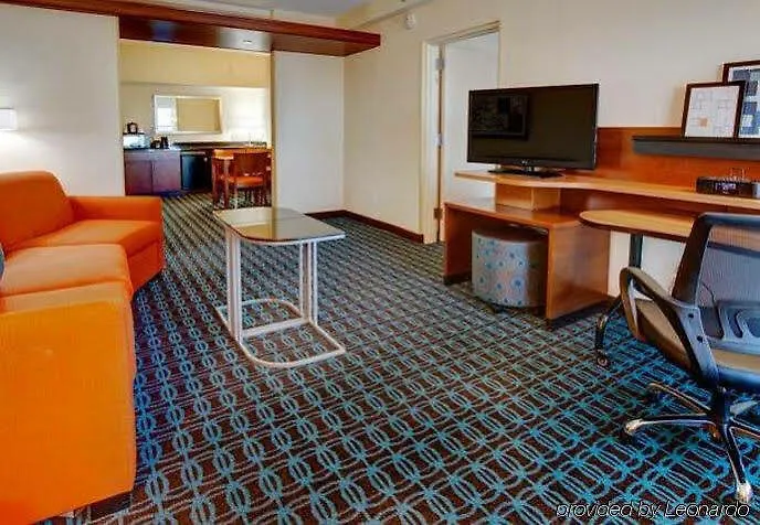 Fairfield Inn & Suites By Marriott דסטין מלון